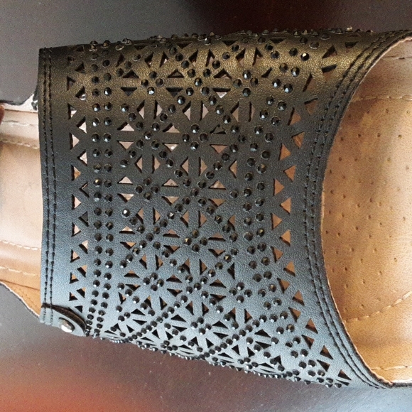 ITALINA Lightweight Black Mule Open Toe Slides with Comfort Footbed - Picture 2 of 12